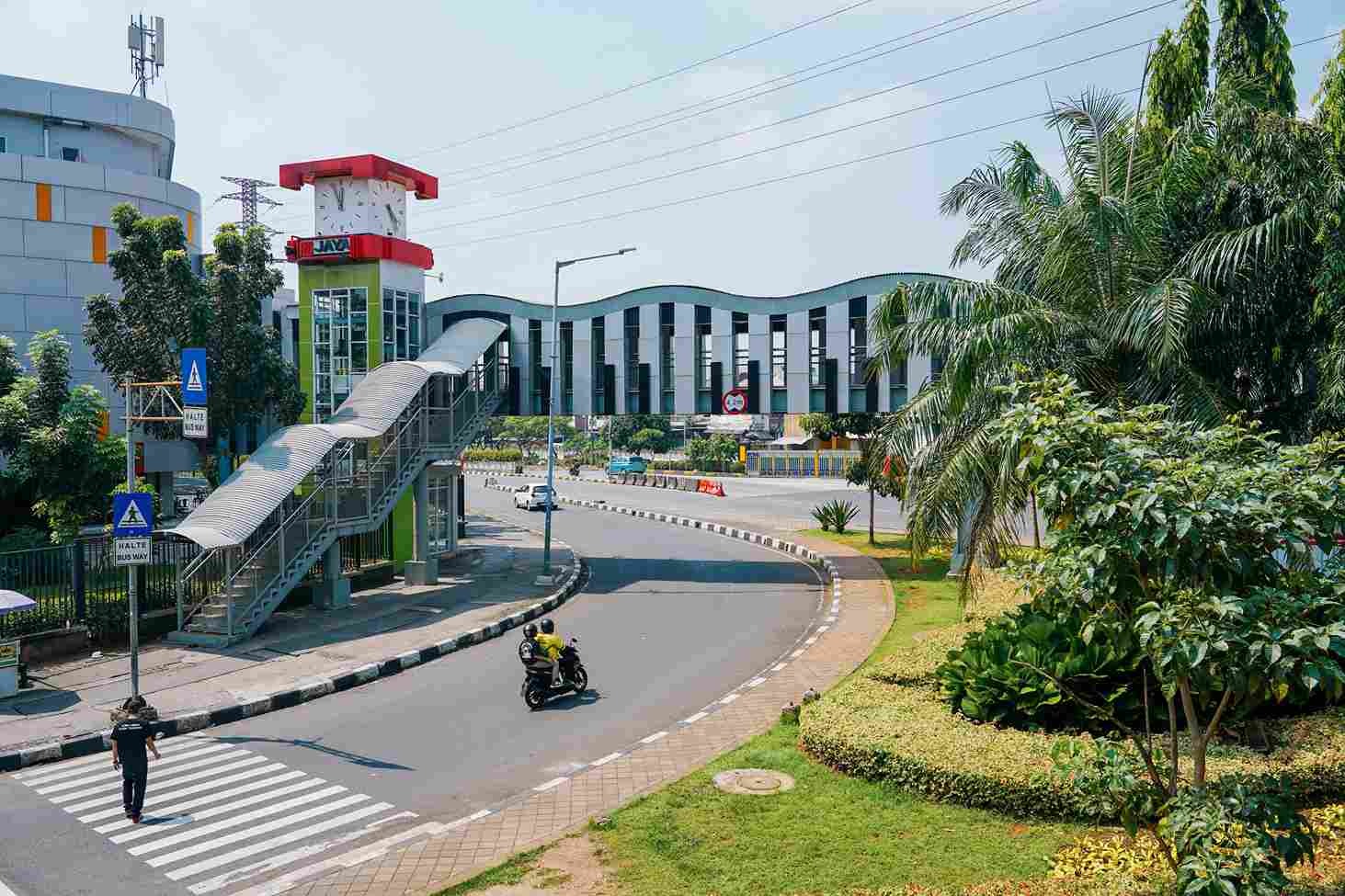 JPO Senen Sentral resmi beroperasi kembali per 4 Juni 2026! Fasilitas penyeberangan ini siap mempermudah transit antarhalte Transjakarta. Bahas, yuk!
